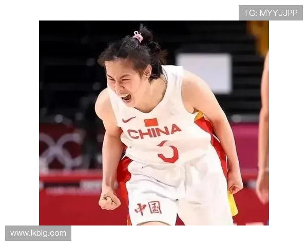 王思雨表现抢眼 女篮加时险胜巴西
