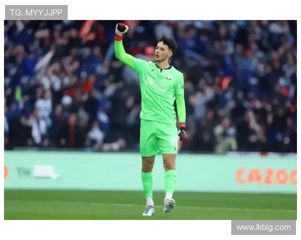 特拉福德成英格兰一号门将 曼城或需放人